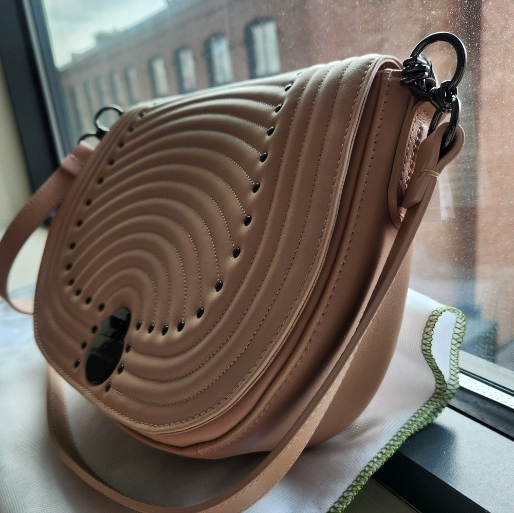 Longchamp Leathet Saddle Crossbody Bag in Blush Pink, Brand New - Picture 2 of 13